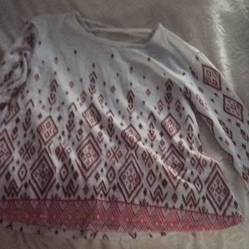 I am selling this long sleeve shirt